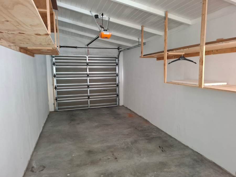 2 Bedroom Property for Sale in Sandbaai Western Cape